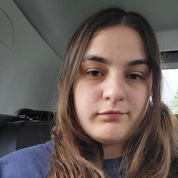 Meet your Posher, Amanda - Picture 1 of 1